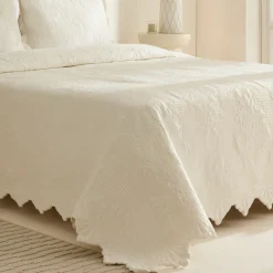 Karaca Bettüberwürfe Set-Camille Bettüberwurf-Set 230x240 Cm + 2 (50x70 Cm) Ecru