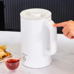 Karaca Wasserkocher-Homend Heatrow Cooltouch Wasserkocher 1,7L – Doppelwand, Leiser Betrieb, Cool-Touch-Gehäuse, Edelstahl, 2200W Schnellkochfunktion, Dreifachschutz, Weiß
