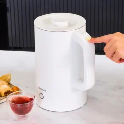 Karaca Wasserkocher-Homend Heatrow Cooltouch Wasserkocher 1,7L – Doppelwand, Leiser Betrieb, Cool-Touch-Gehäuse, Edelstahl, 2200W Schnellkochfunktion, Dreifachschutz, Weiß