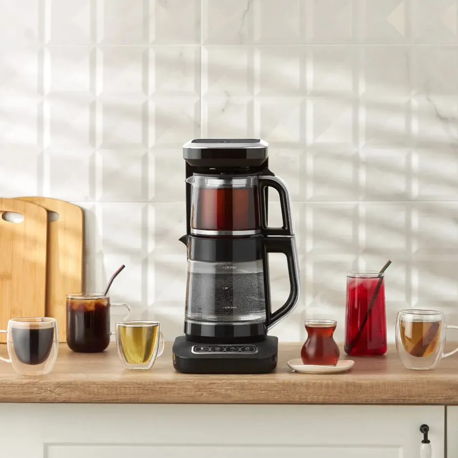 Karaca Teekocher-Çaysever Robotea Pro 4 in 1 Sprechende Automatische Glas-Teemaschine, Wasserkocher und Filterkaffeemaschine, , 2500W Schwarz Chrom