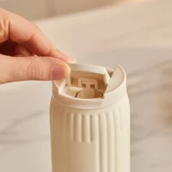 Karaca Thermoskannen-Rimo Auslaufsicherer Edelstahl-Thermos 600 ml Creme