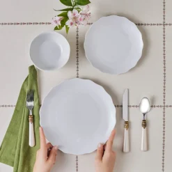Karaca Tafelservice Für 6 Personen-Scalloped 18-teiliges Tafelservice für 6 Personen Weıß01