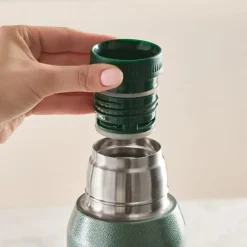 Karaca Thermoskannen-Stansteel Auslaufsicherer Edelstahl-Thermos 1,3 L Grün