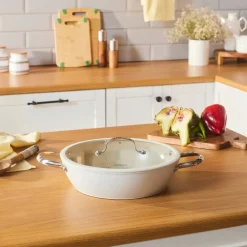 Karaca Swiss Crystal Produkte|Keramiktopf-Swiss Crystal Almond Cream Handle Flache Kasserolle 30 cm Creme01