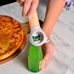 Karaca Backhelfer-x Refika Gadgets 3-in-1 Flaschenöffner mit Holzgriff Grau02